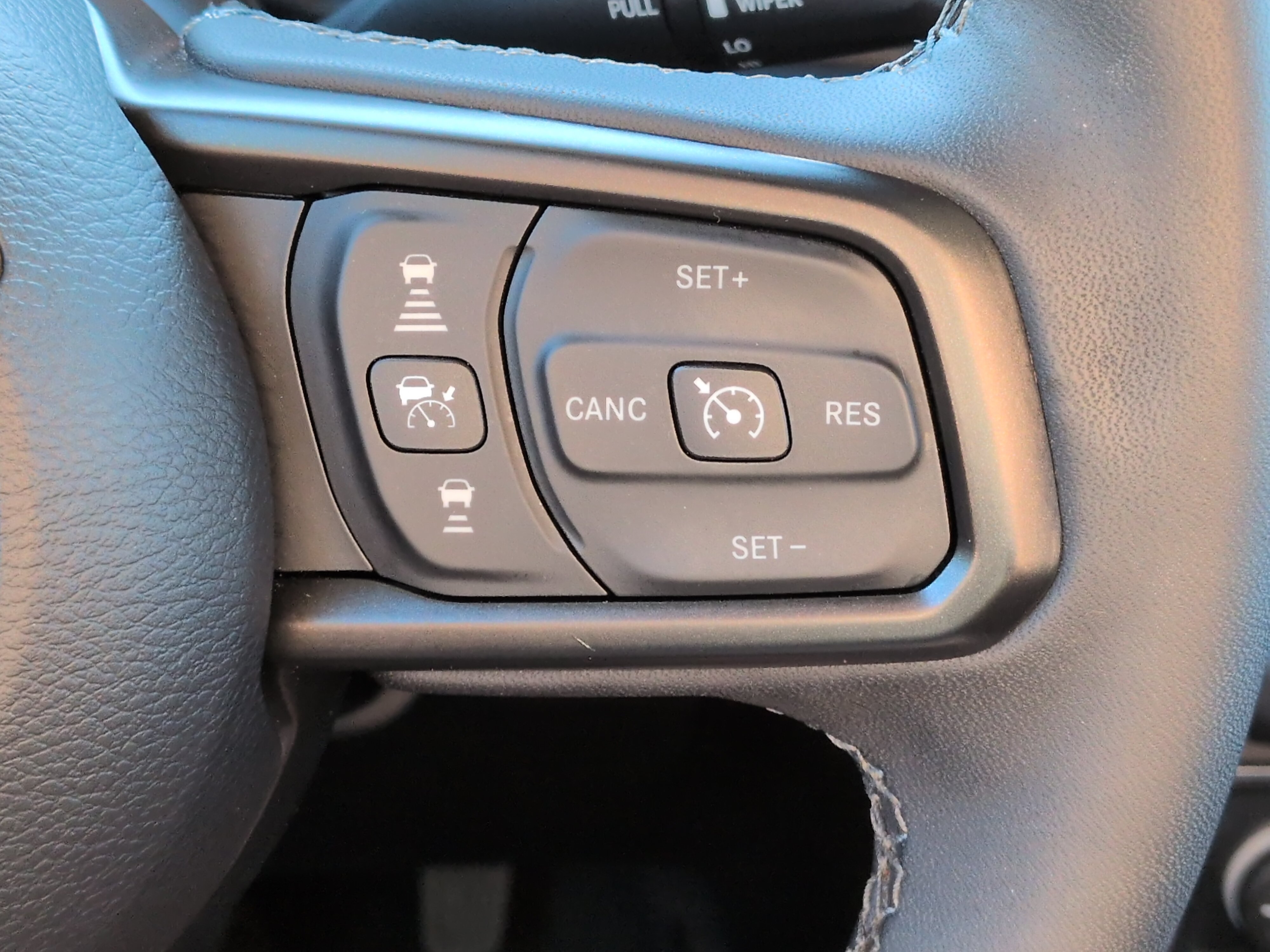 Used 2025 Jeep Gladiator Rubicon AWD/4WD image 24