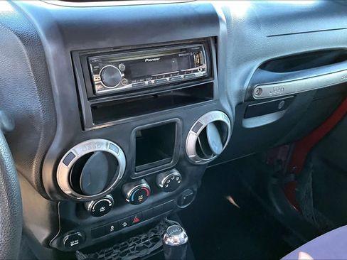 Used 2013 Jeep Wrangler Sport w/ Connectivity Group AWD/4WD image 29