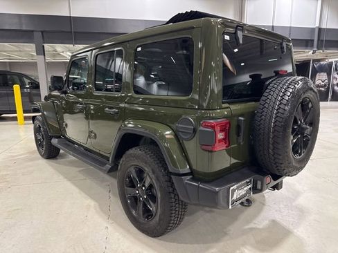 Used 2022 Jeep Wrangler Unlimited Sahara AWD/4WD image 23