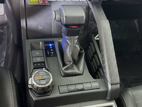 Used 2025 Toyota 4Runner TRD Off-Road Premium AWD/4WD image 11