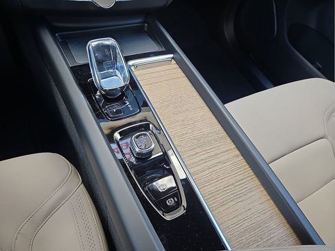 New 2026 Volvo XC60 B5 Plus w/ Protection Package Premier image 30