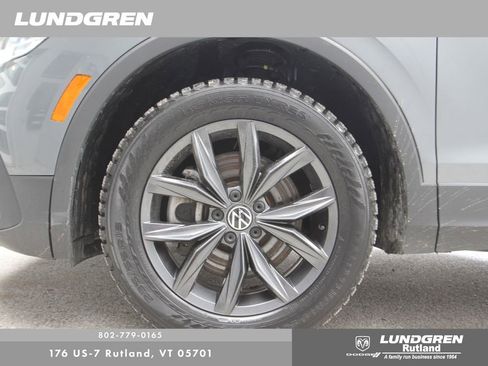 Used 2022 Volkswagen Tiguan SE AWD/4WD image 52