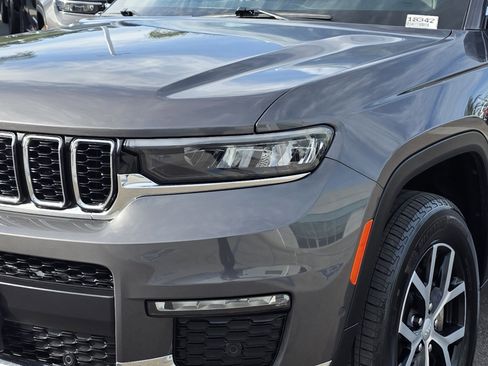 Certified 2024 Jeep Grand Cherokee L Limited w/ Luxury Tech Group II image 8