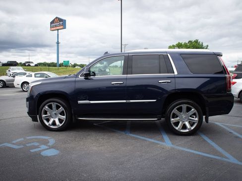 Used 2018 Cadillac Escalade Luxury AWD/4WD image 25