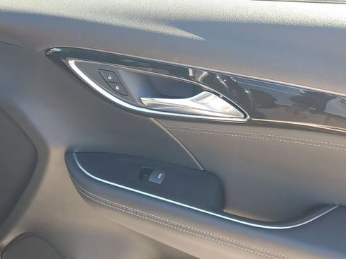 Used 2025 Buick Envision Preferred image 48