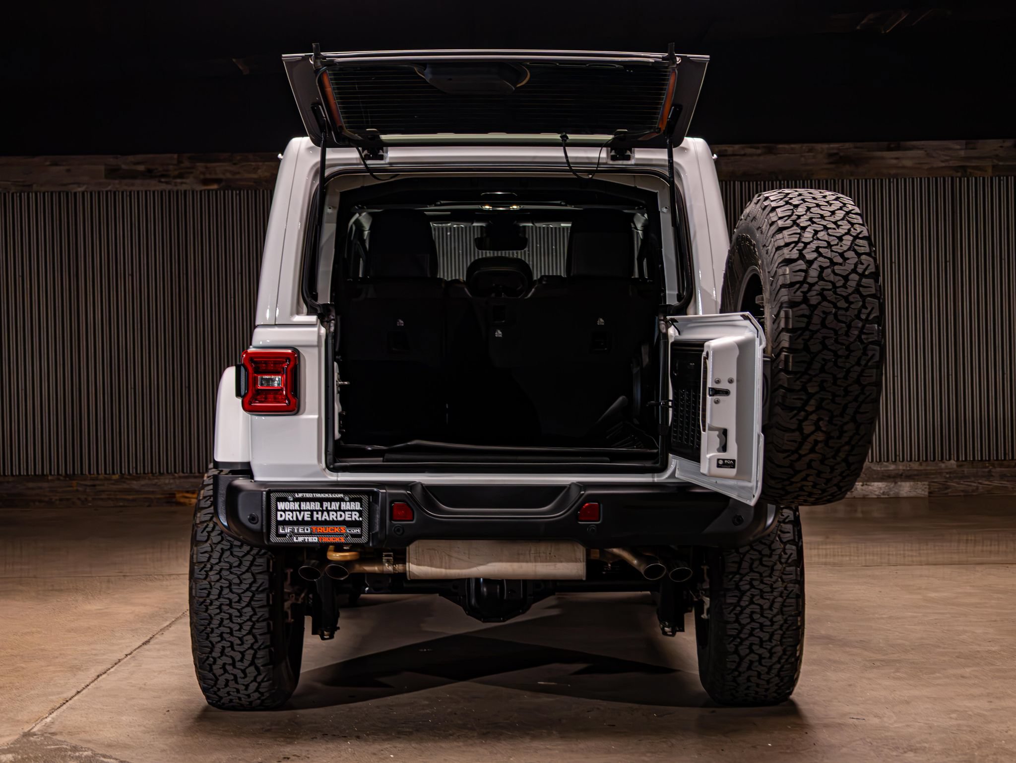 Used 2023 Jeep Wrangler Unlimited Rubicon 392 AWD/4WD image 9