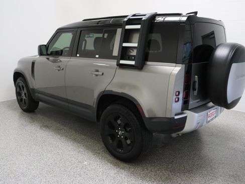 Used 2021 Land Rover Defender 110 SE AWD/4WD image 9