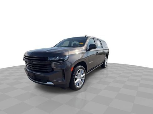 Certified 2021 Chevrolet Suburban High Country w/ Premium Package AWD/4WD image 3