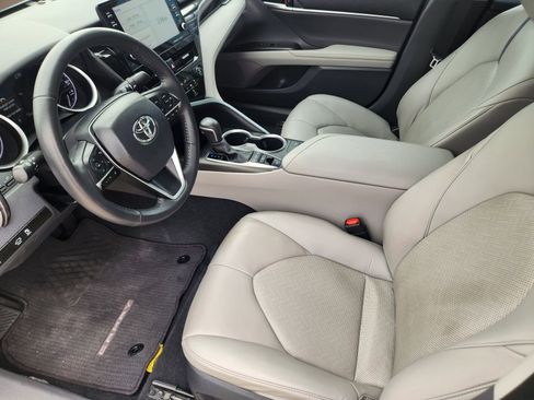 Used 2024 Toyota Camry XLE FWD image 14