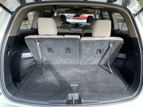 Used 2016 Honda Pilot Touring image 12