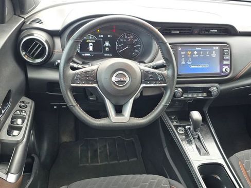 Certified 2023 Nissan Kicks SR FWD image 12