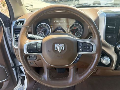 Used 2019 RAM 1500 Laramie AWD/4WD image 14