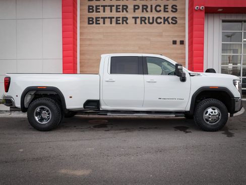 Used 2024 GMC Sierra 3500 SLE w/ SLE Convenience Package image 2
