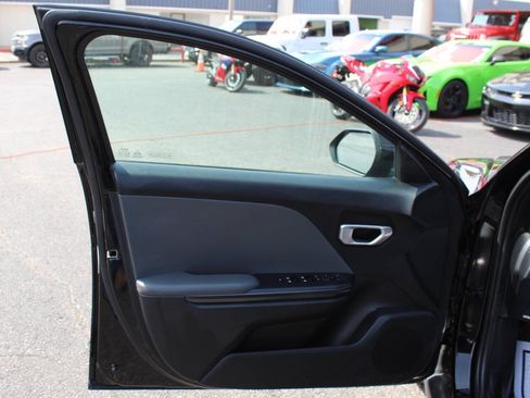 Used 2025 Kia K4 FWD image 18