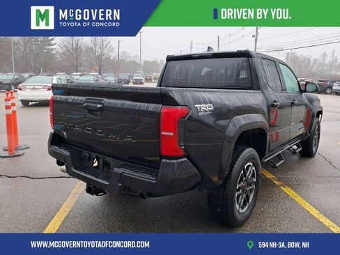 Used 2025 Toyota Tacoma TRD Sport AWD/4WD image 3