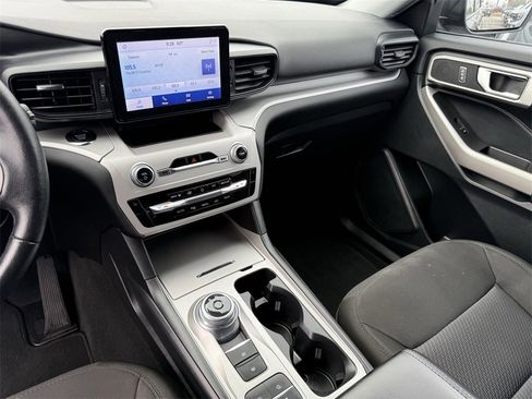 Used 2024 Ford Explorer XLT image 26