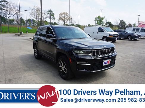 Used 2023 Jeep Grand Cherokee Limited image 1