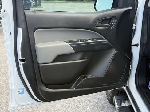 Used 2018 Chevrolet Colorado W/T w/ WT Convenience Package RWD image 32