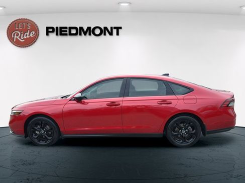 Certified 2025 Honda Accord SE image 10