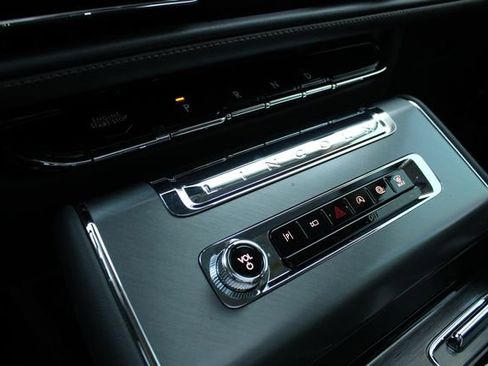 New 2026 Lincoln Aviator AWD image 16
