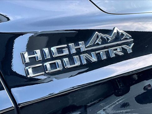 Used 2022 Chevrolet Tahoe High Country image 10