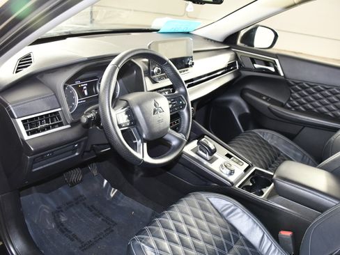 Used 2022 Mitsubishi Outlander SEL AWD/4WD image 2