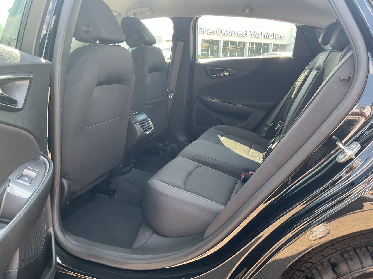 Used 2025 Chevrolet Malibu LT FWD image 11