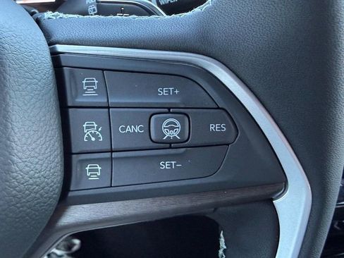 New 2026 Jeep Grand Cherokee L Laredo image 13