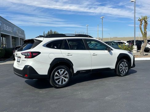 Used 2023 Subaru Outback Premium image 6