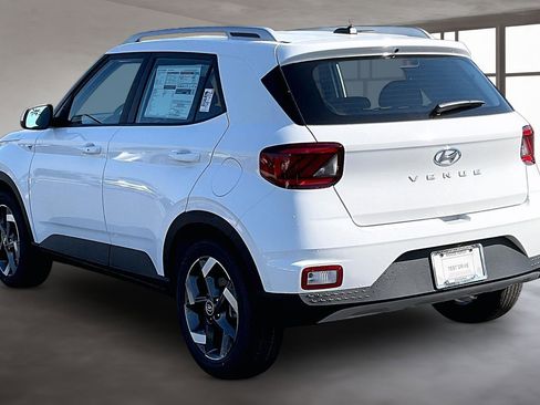 New 2026 Hyundai Venue SEL FWD image 3