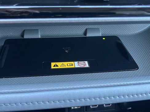 Used 2023 Toyota Highlander XLE image 26