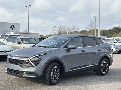 Used 2025 Kia Sportage LX image 8