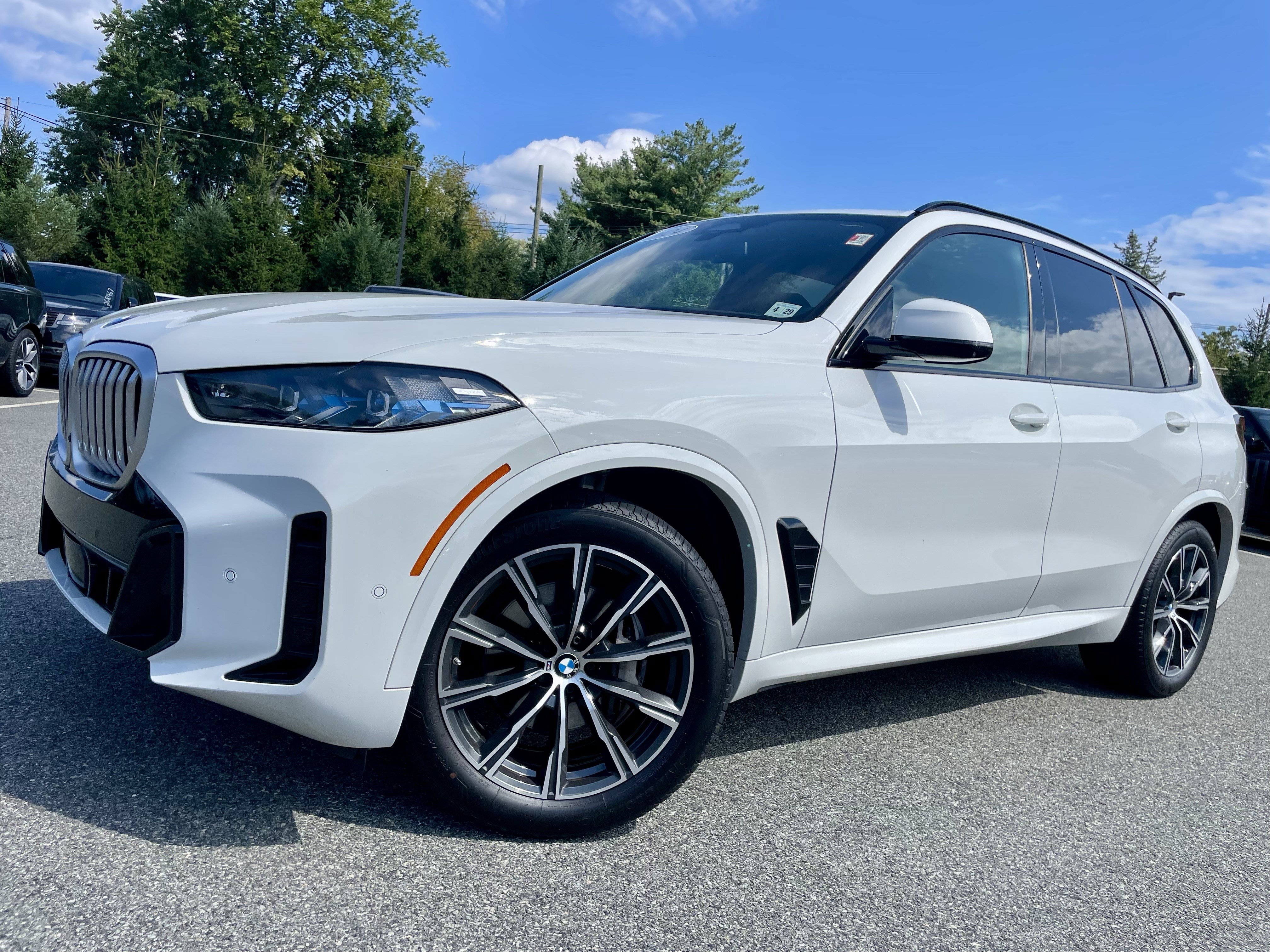 Used 2024 BMW X5 xDrive40i w/ M Sport Package AWD/4WD image 36