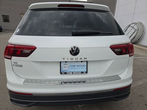 Used 2024 Volkswagen Tiguan SE FWD image 11