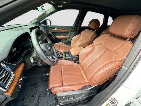 Used 2021 Audi Q5 e Prestige w/ Prestige Package image 21