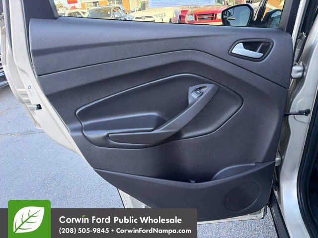 Used 2018 Ford Escape SE w/ SE Sync 3 Package AWD/4WD image 29