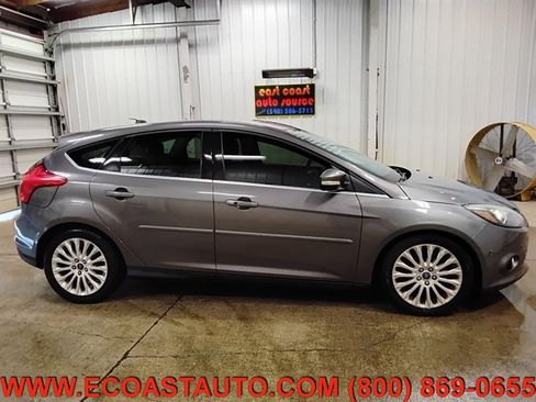 Used 2012 Ford Focus Titanium FWD image 2