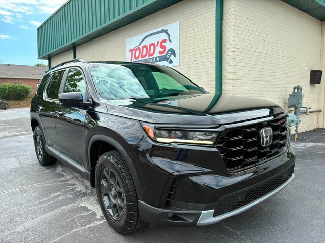 Used 2025 Honda Pilot TrailSport image 5