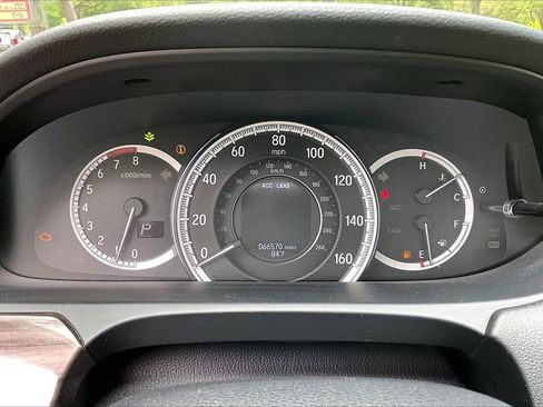 Used 2016 Honda Accord Touring image 11