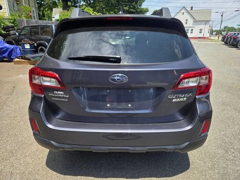 Used 2017 Subaru Outback 2.5i Limited AWD/4WD image 9