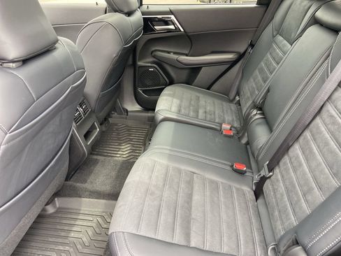 New 2026 Mitsubishi Outlander AWD image 22