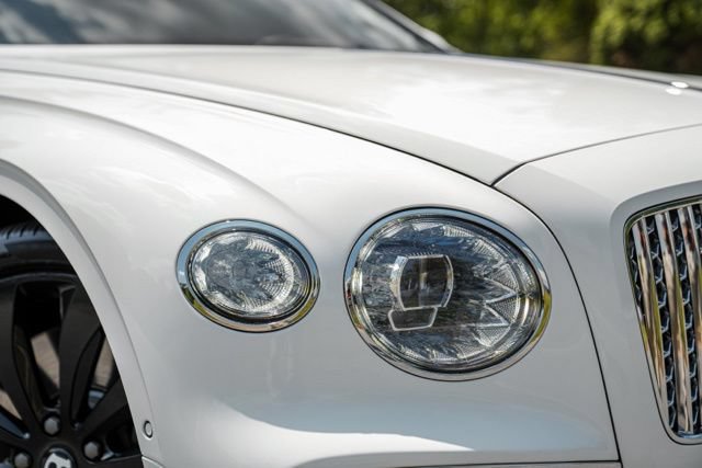 Used 2022 Bentley Flying Spur V8 AWD/4WD image 8