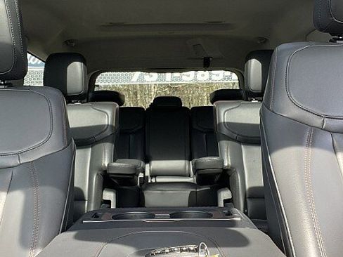 Used 2025 Ford Expedition Active image 12