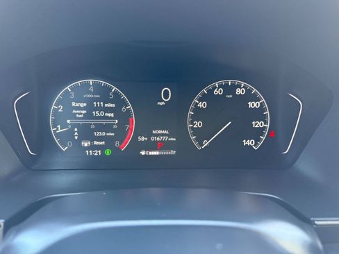 Used 2025 Honda Pilot TrailSport image 39