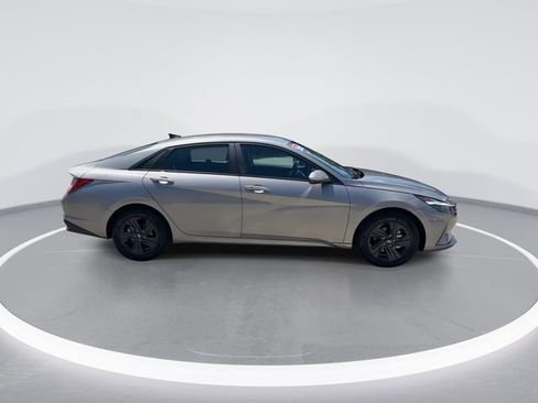 Used 2023 Hyundai Elantra Blue FWD image 8