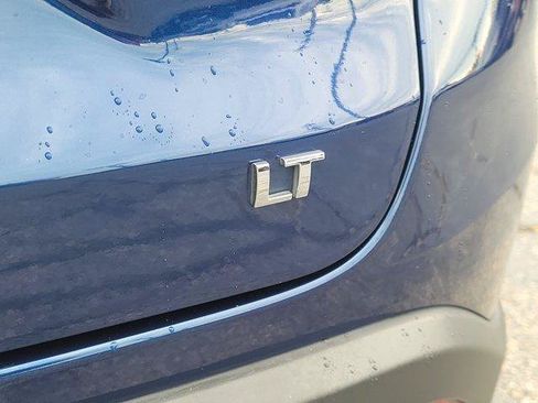 Used 2024 Chevrolet Trax LT w/ Sunroof Package FWD image 5