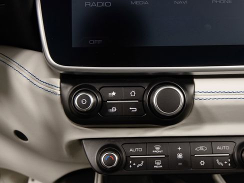 Certified 2023 Ferrari Portofino M RWD image 28