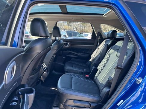 Used 2022 Kia Sorento SX image 10