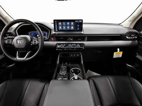 New 2026 Honda Pilot Touring image 15