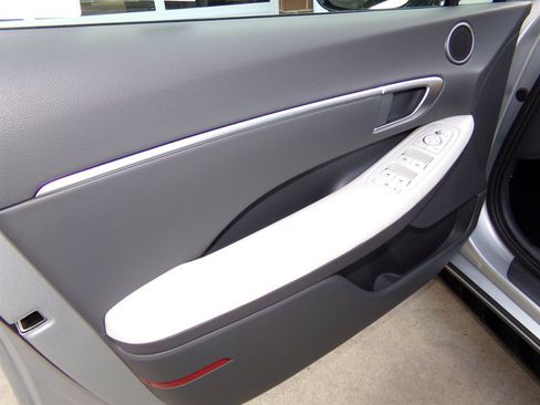 Used 2025 Hyundai Sonata SEL AWD/4WD image 45